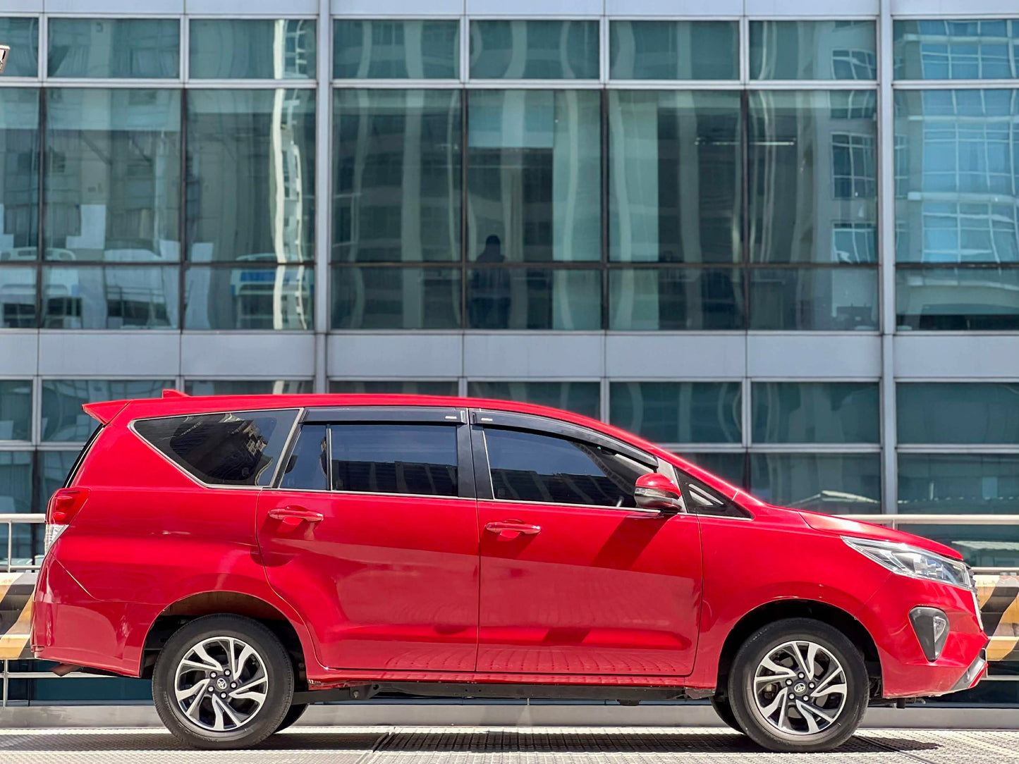 2022 Toyota Innova E 2.8, Automatic, Diesel