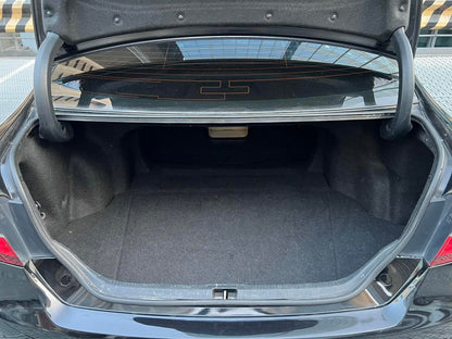2018 Toyota Camry 2.5 V, Automatic, Gas