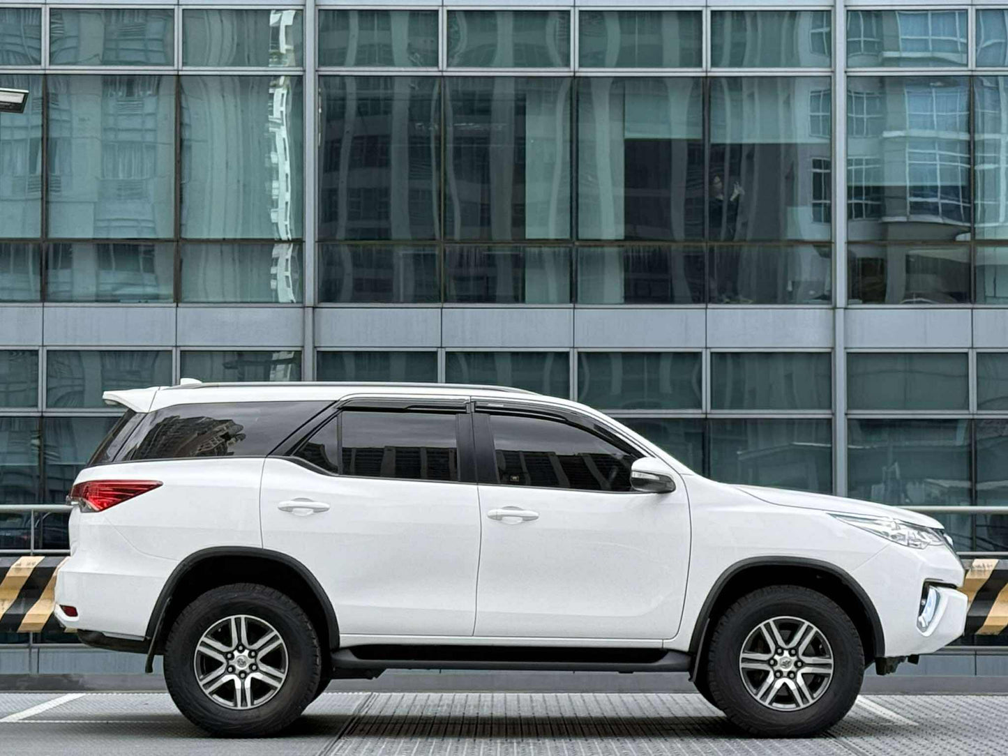 2016 Toyota Fortuner G 4x2 2.4, Manual, Diesel