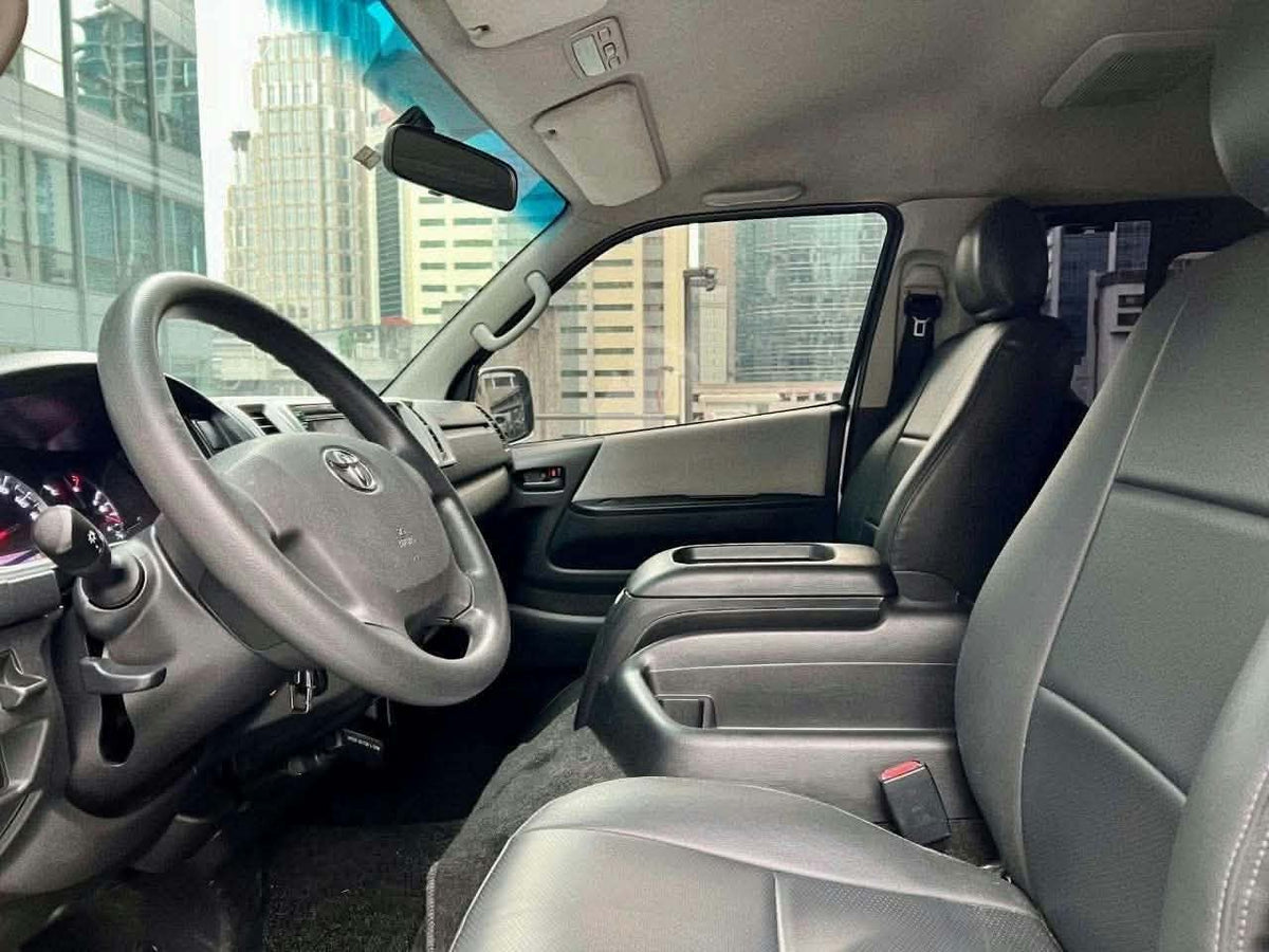 2018 Toyota Hiace Super Grandia 3.0, Automatic, Gas