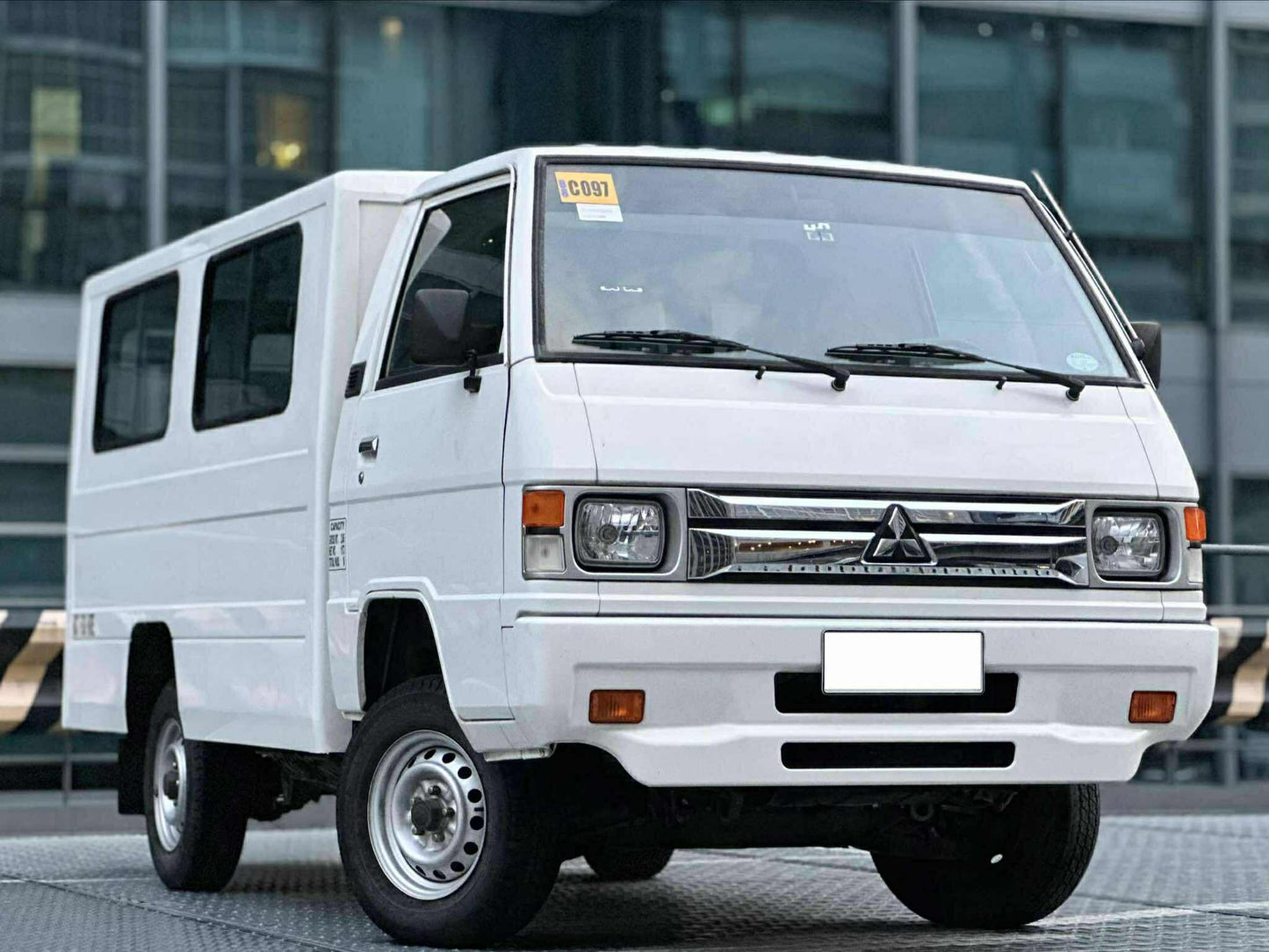 2020 Mitsubishi L300 FB Body Dual AC, Manual, Diesel