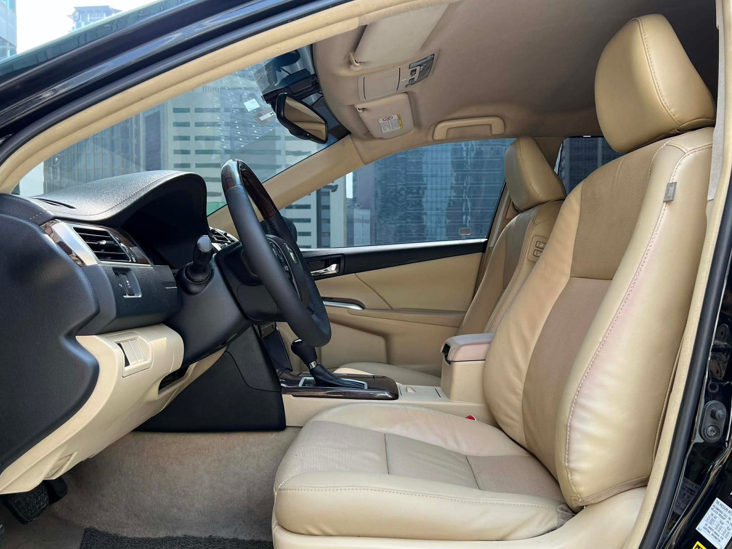 2018 Toyota Camry 2.5 V, Automatic, Gas