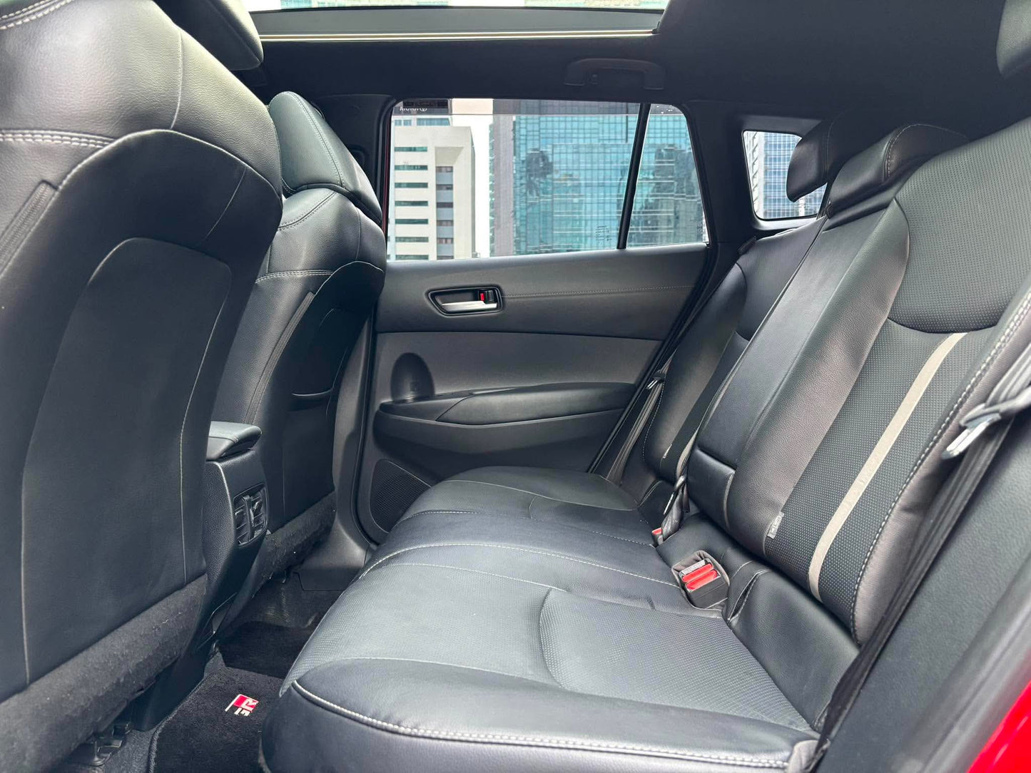 2024 Toyota Corolla Cross GRS Hybrid, Automatic, Gas