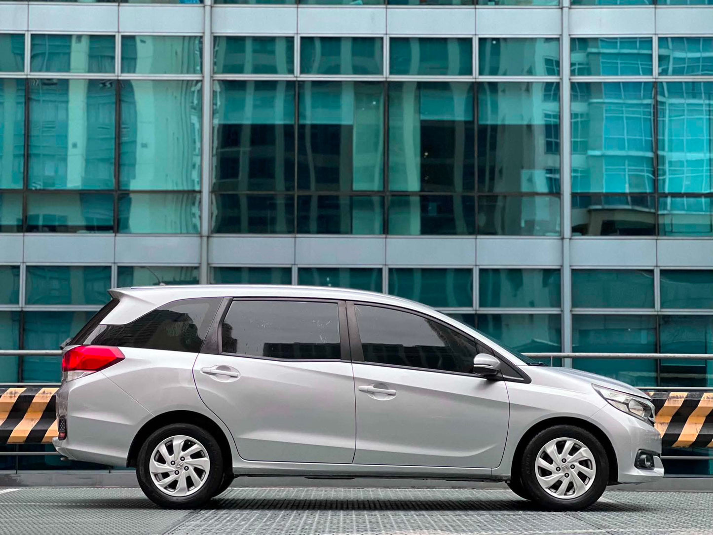 2017 Honda Mobilio 1.5 V, Automatic, Gas
