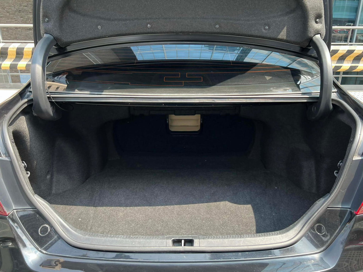 2018 Toyota Camry 2.5 V, Automatic, Gas