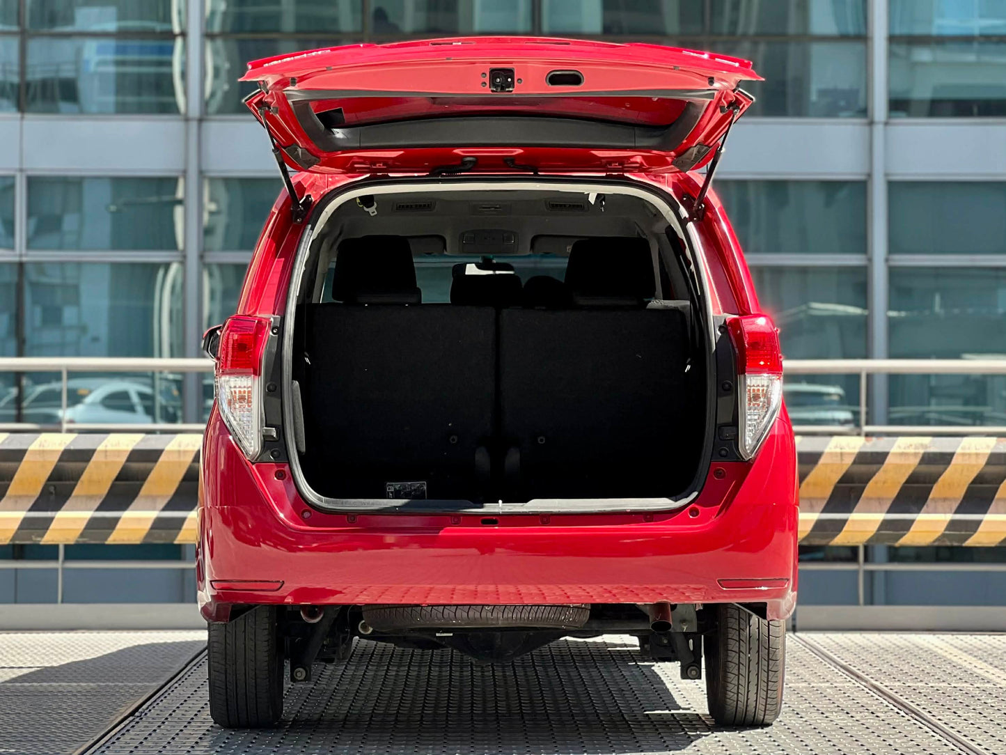 2022 Toyota Innova E 2.8, Automatic, Diesel