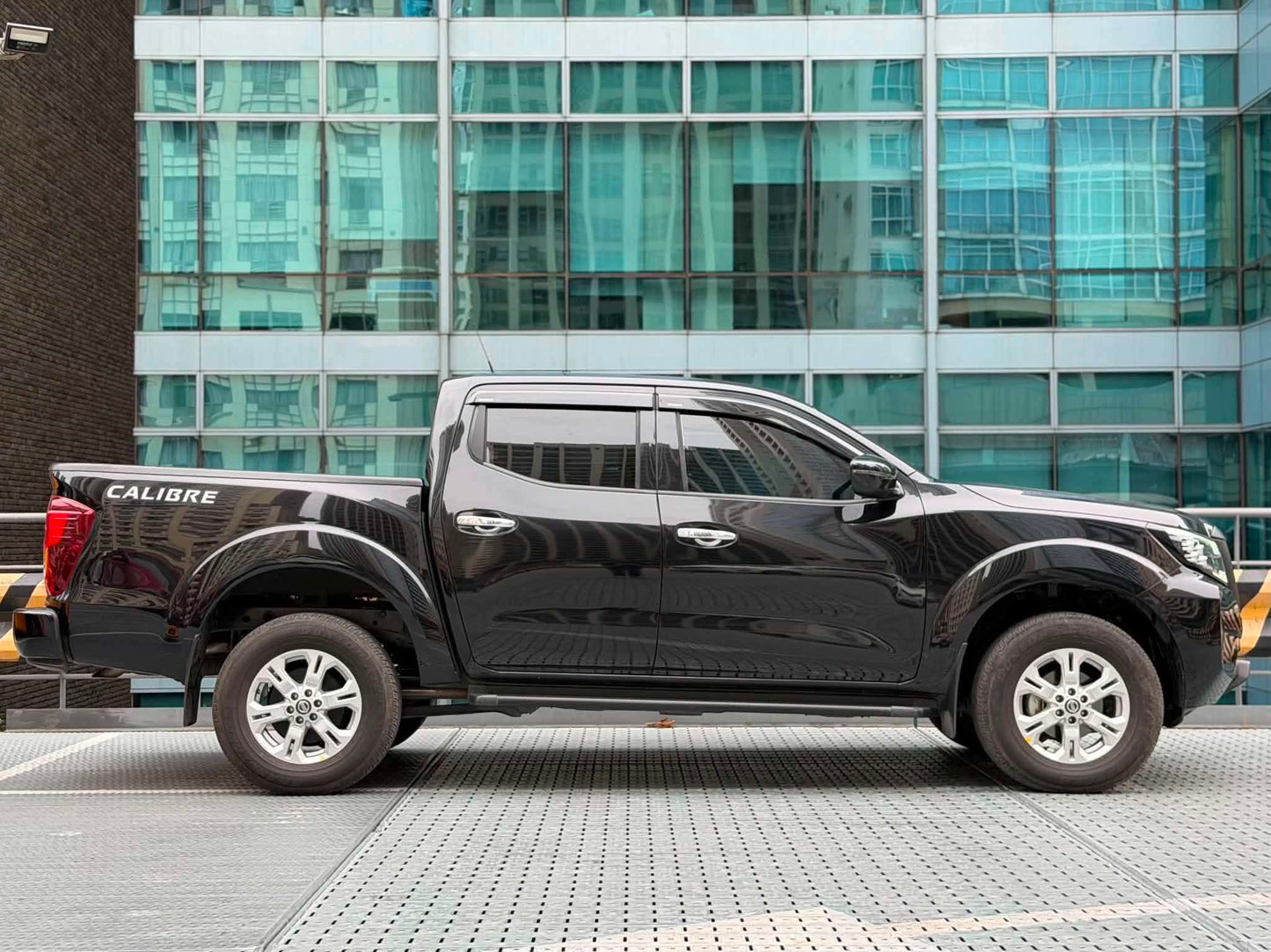 2024 Nissan Navara VE 4x2 2.5, Automatic, Diesel