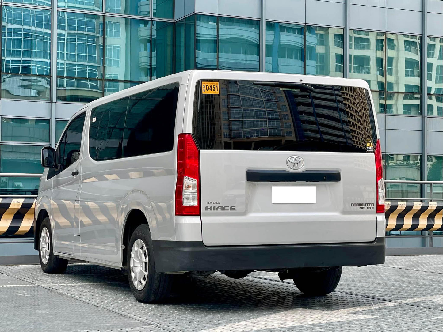 2022 Toyota Hiace Deluxe 2.8, Manual, Diesel