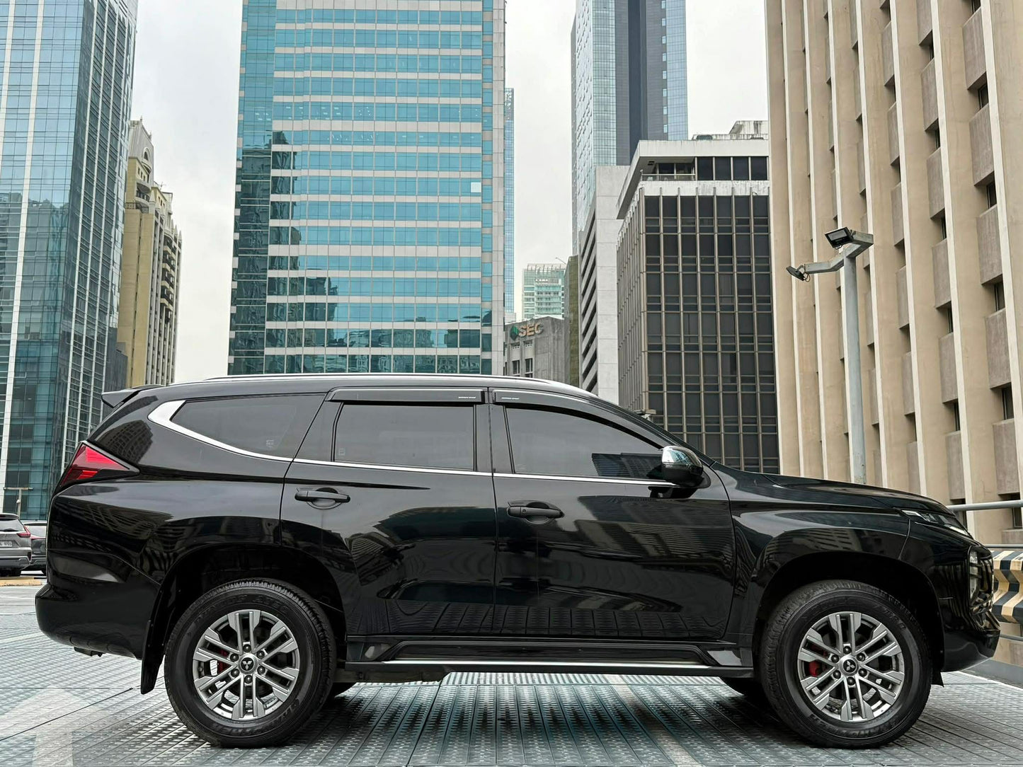 2023 Mitsubishi Montero 2.4 Sport GLS, Automatic, Diesel