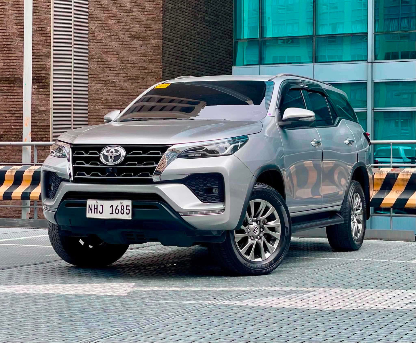 2023 Toyota Fortuner2.4 V 4x2, Automatic, Diesel