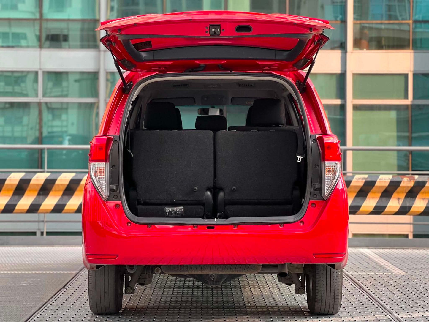 2022 Toyota Innova 2.8 E, Automatic, Diesel