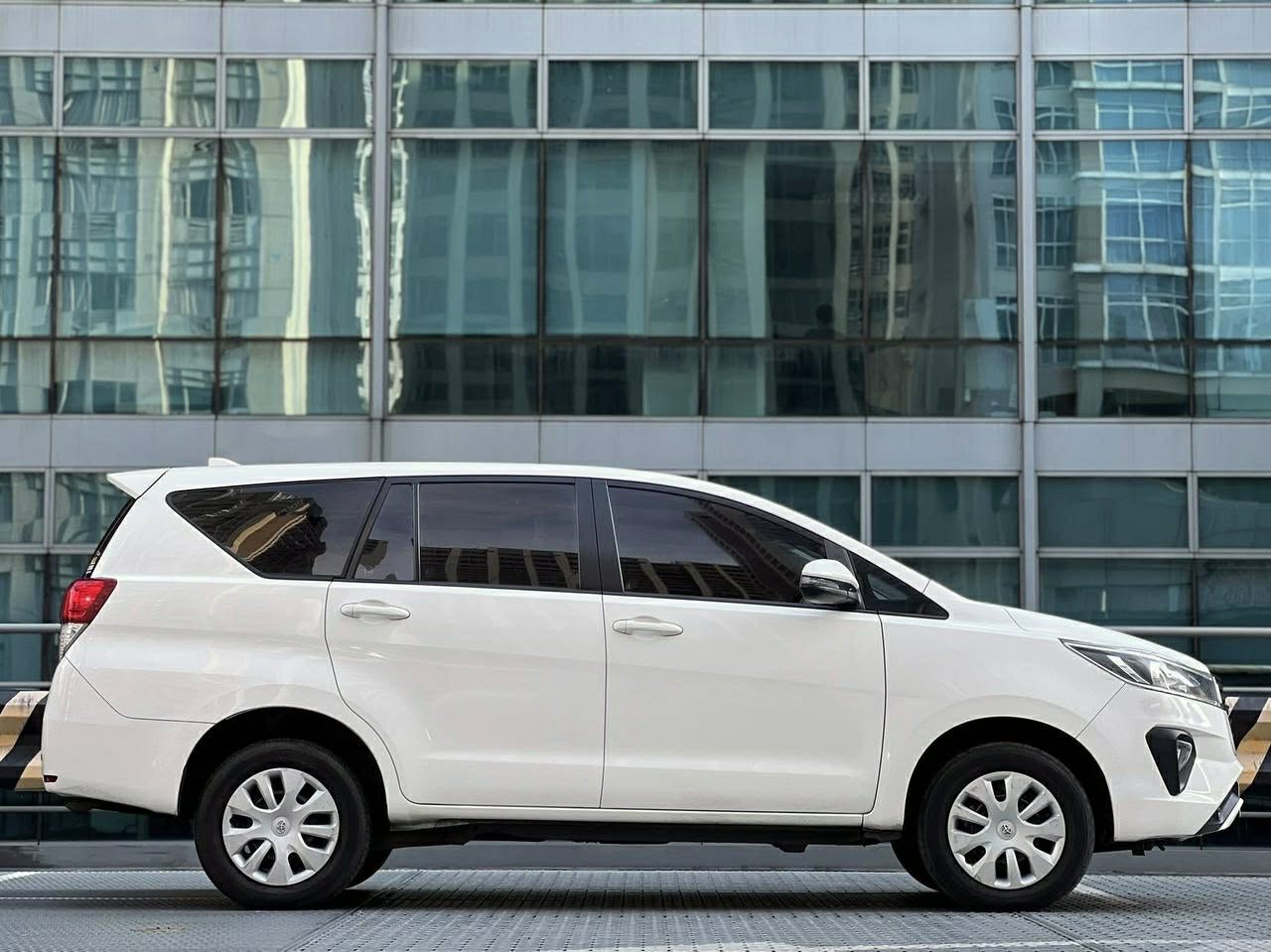 2022 Toyota Innova 2.8 J, Manual, Diesel