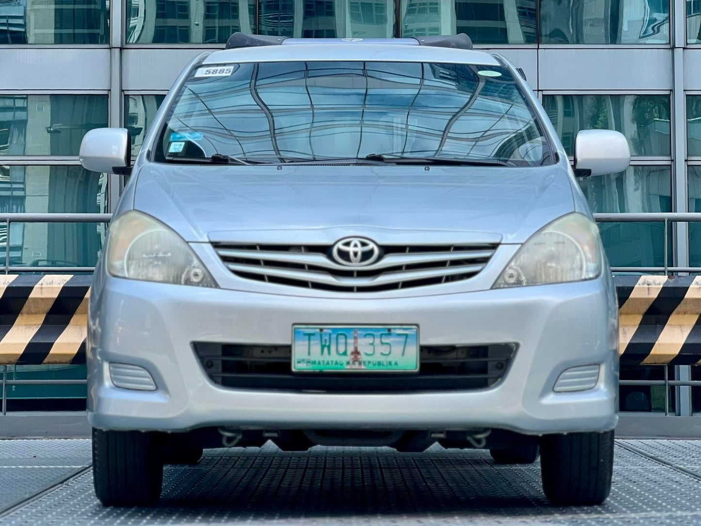 2011 Toyota Innova E 2.0, Automatic, Gas