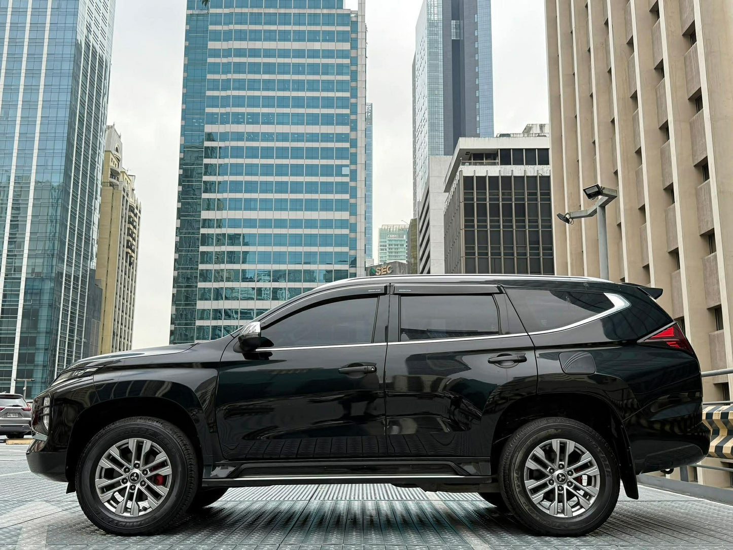 2023 Mitsubishi Montero 2.4 Sport GLS, Automatic, Diesel