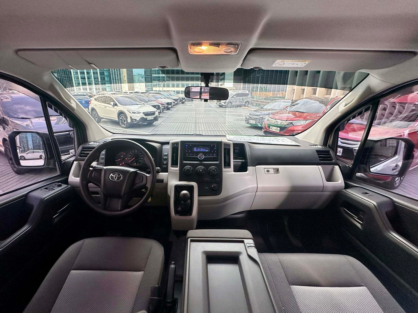 2020 Toyota Hi Ace 2.8, Commuter Deluxe, Manual, Diesel