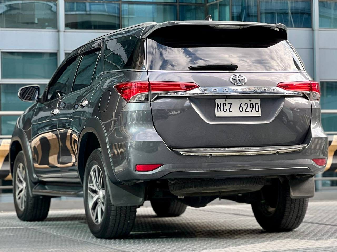 2016 Toyota Fortuner 2.4 V 4x2, Automatic, Diesel