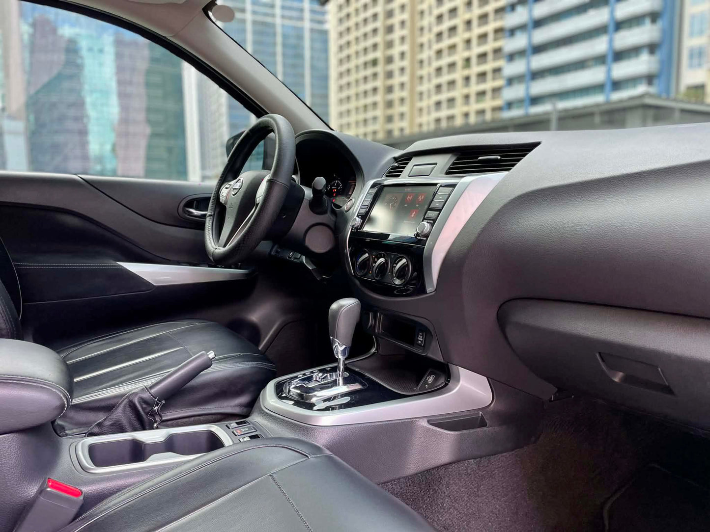 2020 Nissan Terra VE 4x2 2.5, Automatic, Diesel