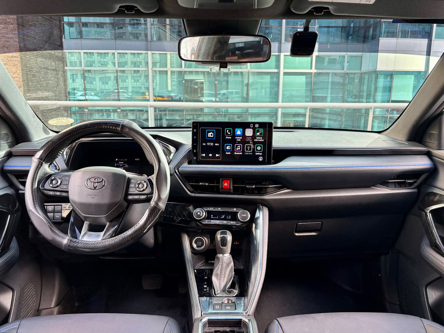 2024 Toyota Yaris Cross V 1.5, Automatic, Gas