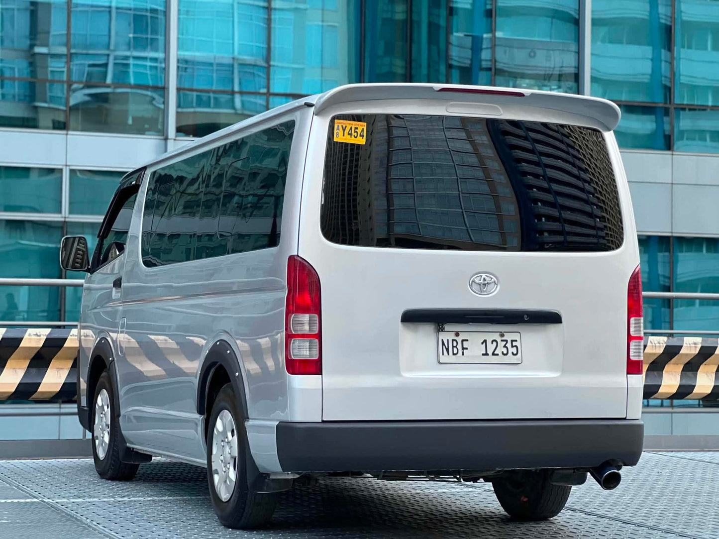 2019 Toyota HiAce Commuter 3.0, Manual, Diesel