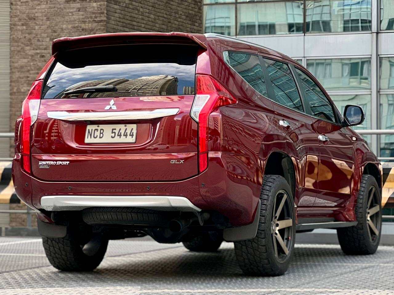 2017 Mitsubishi Montero 2.5 GLX 4x2, Manual, Diesel