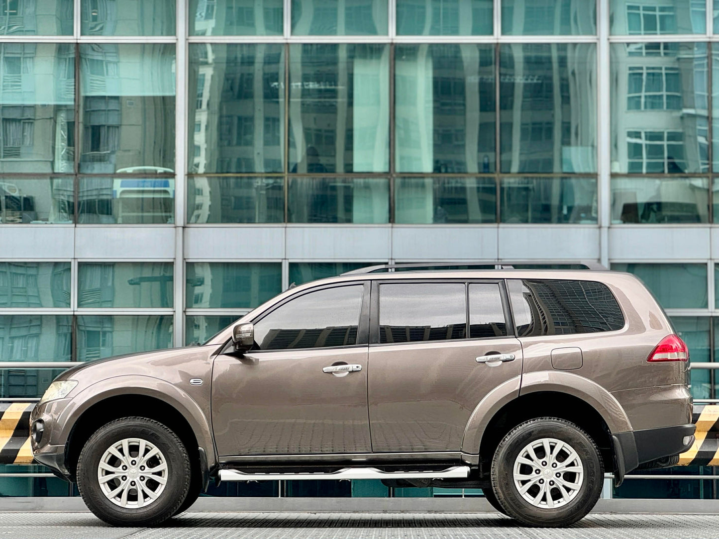 2014 Mitsubishi Montero GLX 2.5, Automatic, Diesel