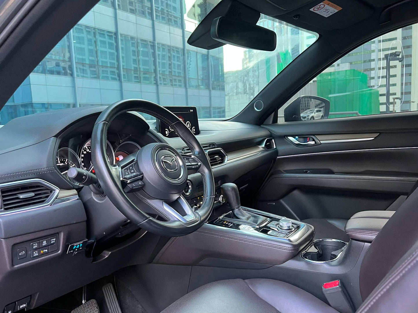 2022 Mazda CX8 Signature 4x2, Automatic, Gas