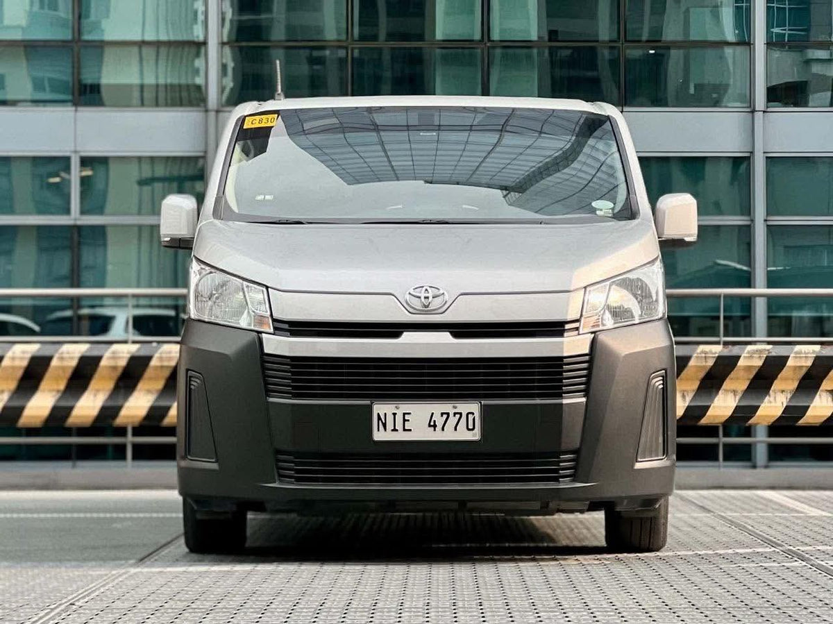 2023 Toyota Hiace Commuter 2.8 Deluxe, Manual