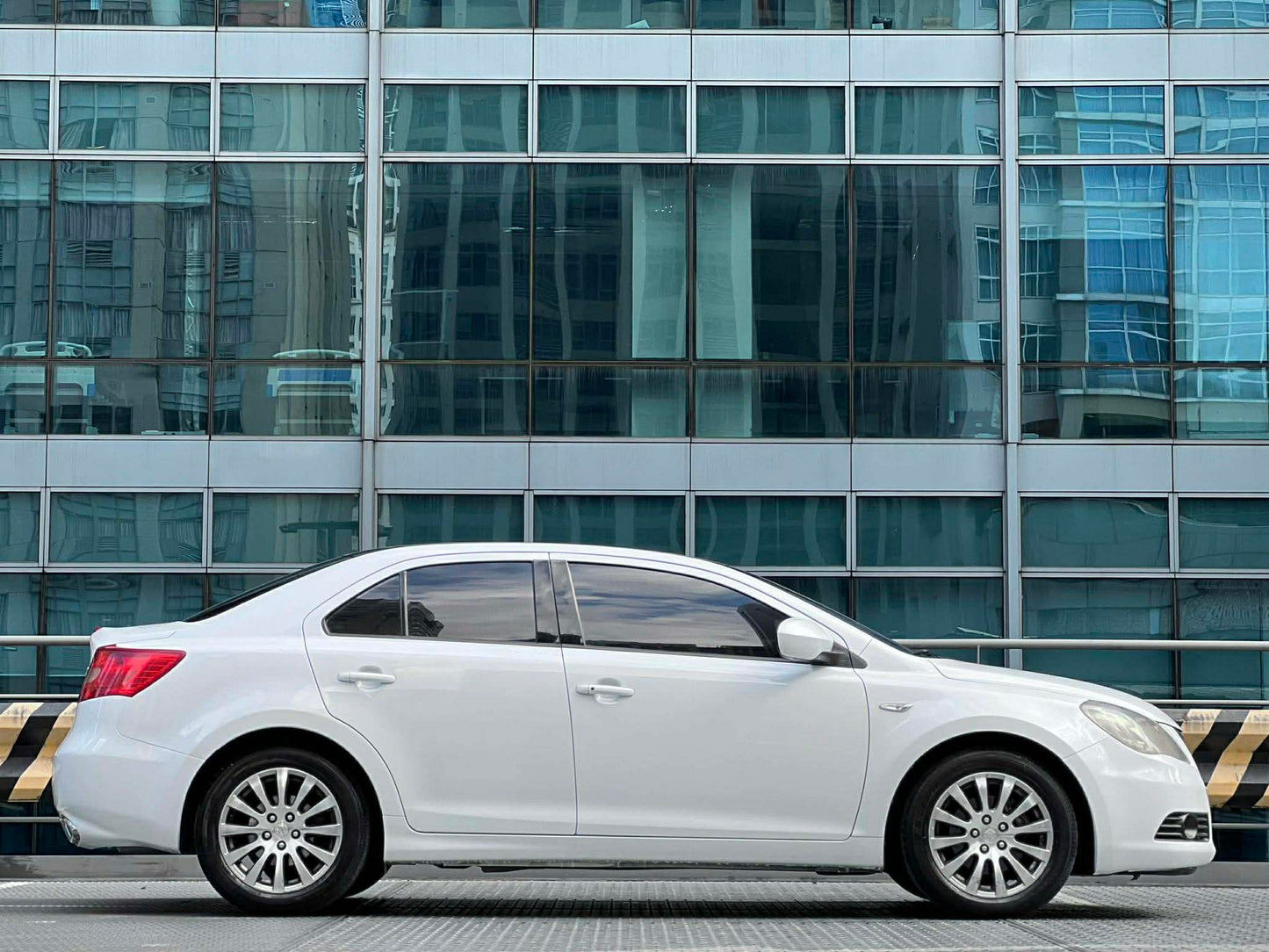 2012 Suzuki Kizashi 2.4, Automatic, Gas