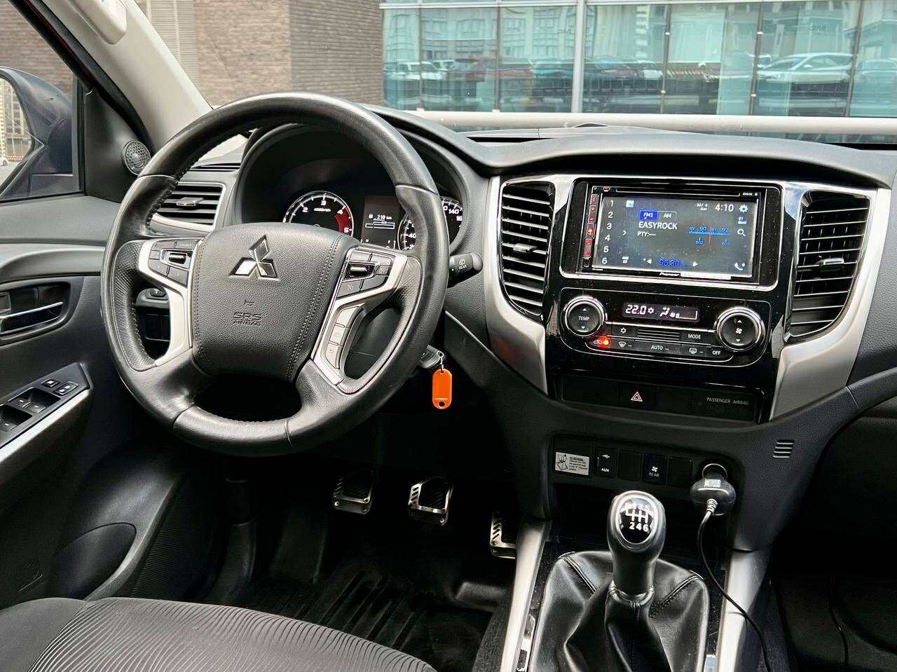 2017 Mitsubishi Montero 2.5 GLX 4x2, Manual, Diesel