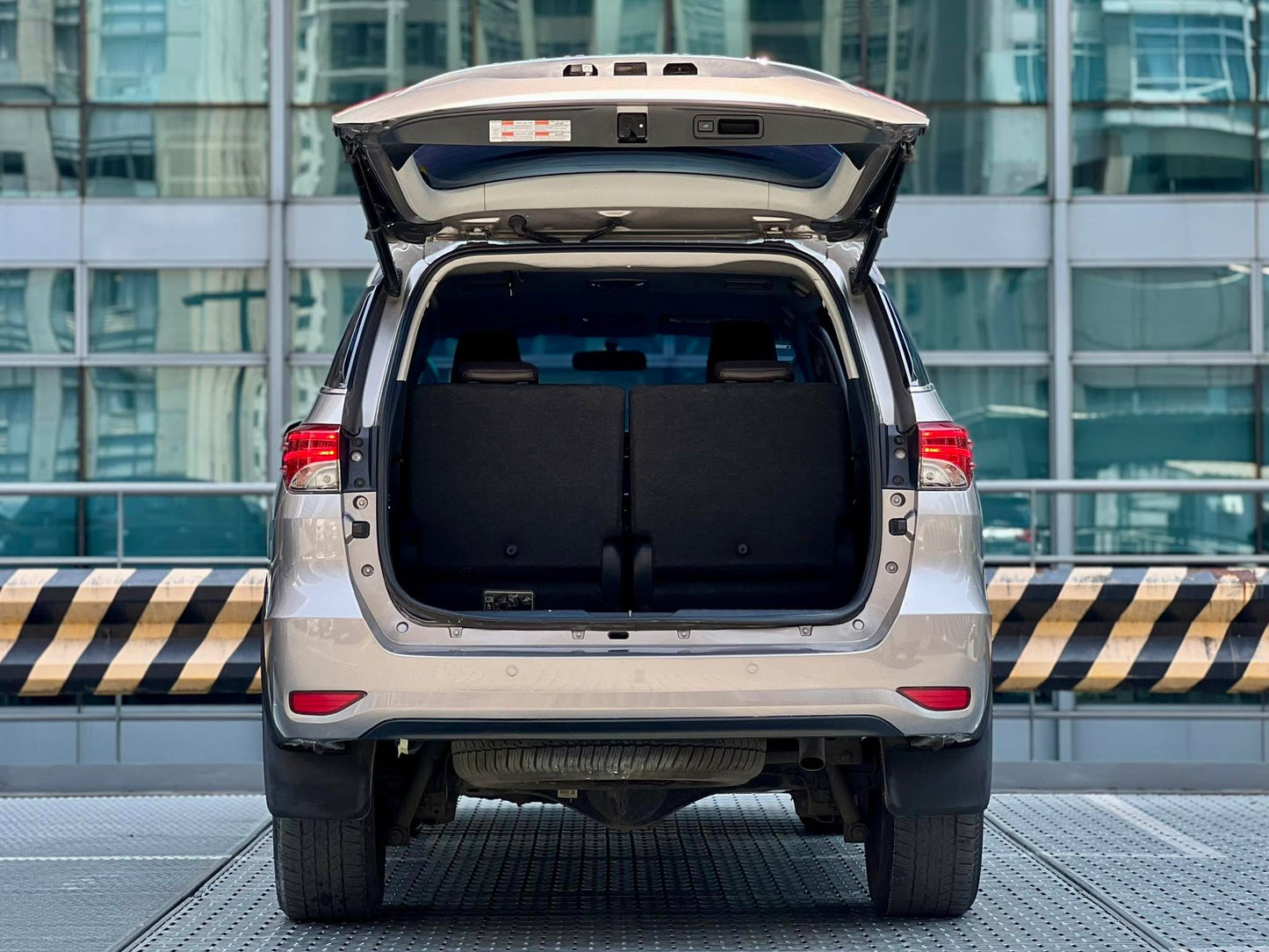 2017 Toyota Fortuner V 4x2 2.4, Automatic, Diesel