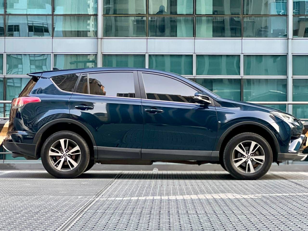 2017 Toyota Rav 4 Active 4x2, Automatic, Gas