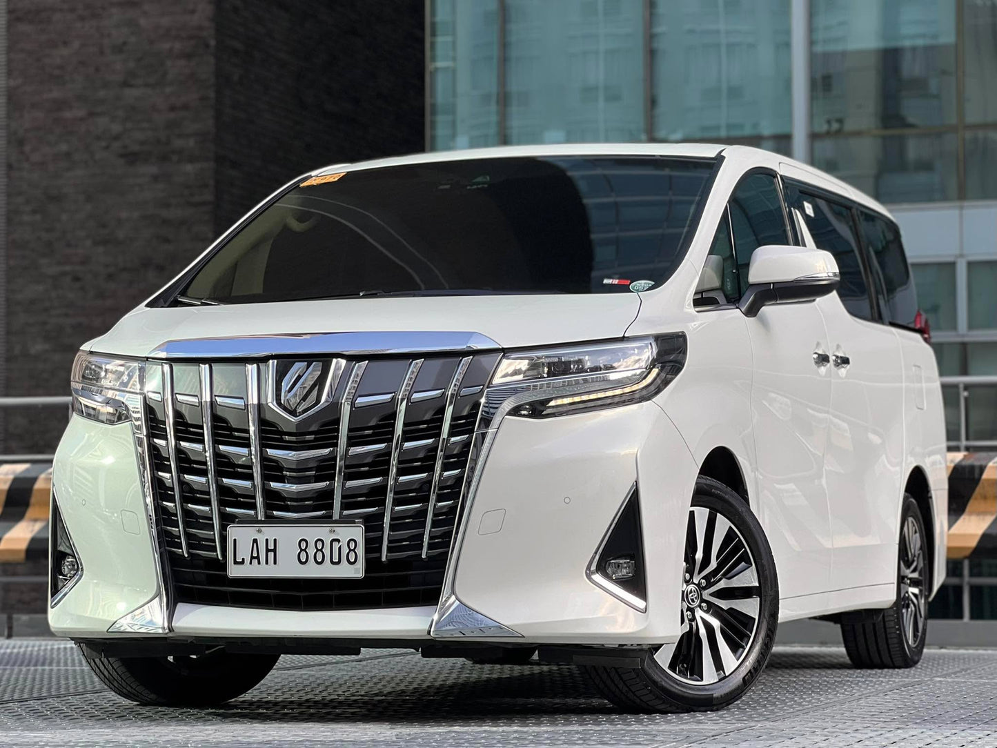 2020 Toyota Alphard 3.5, Automatic, Gas