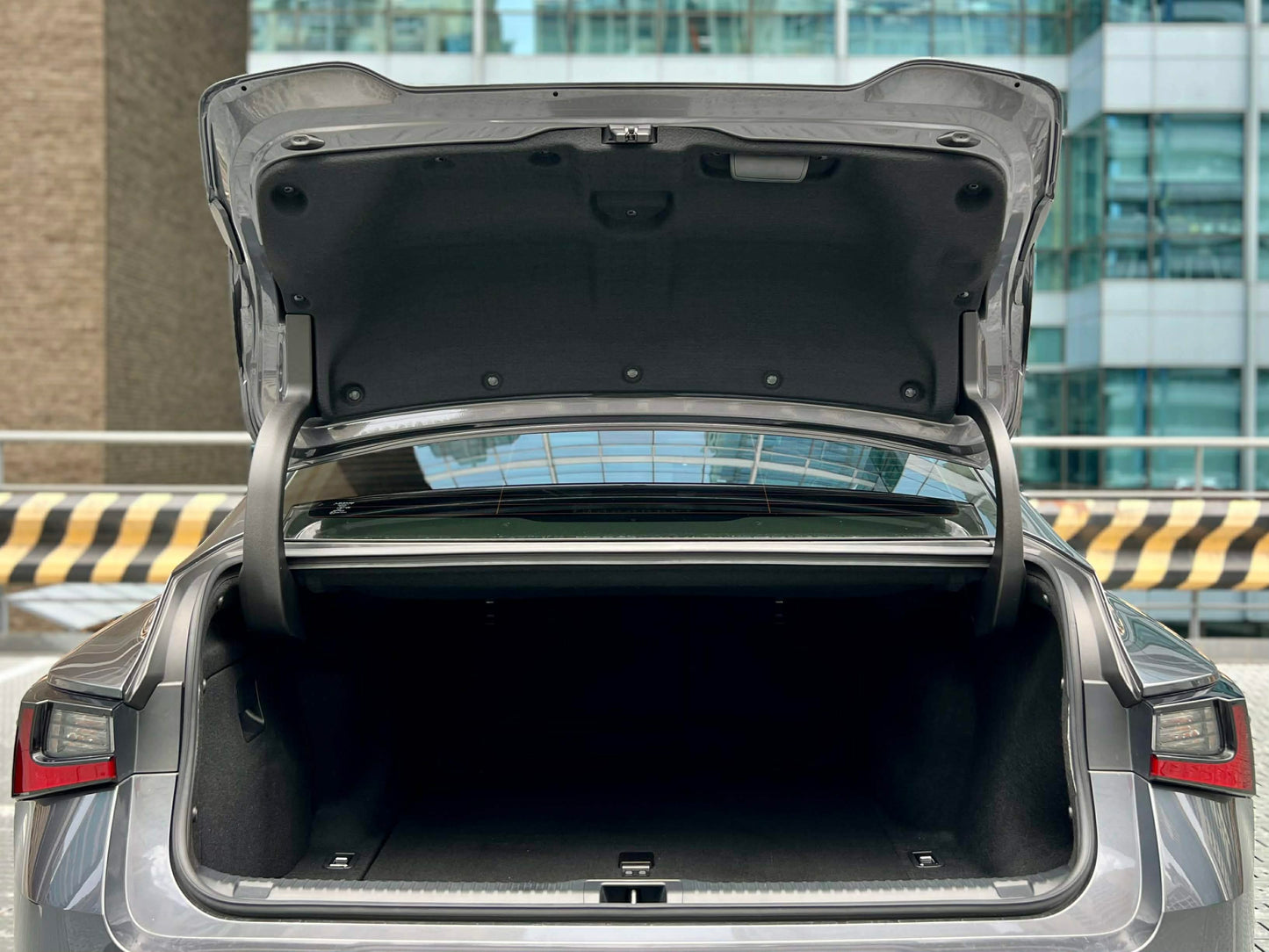 2023 Lexus IS300H Hybrid 2.0, Automatic, Gas