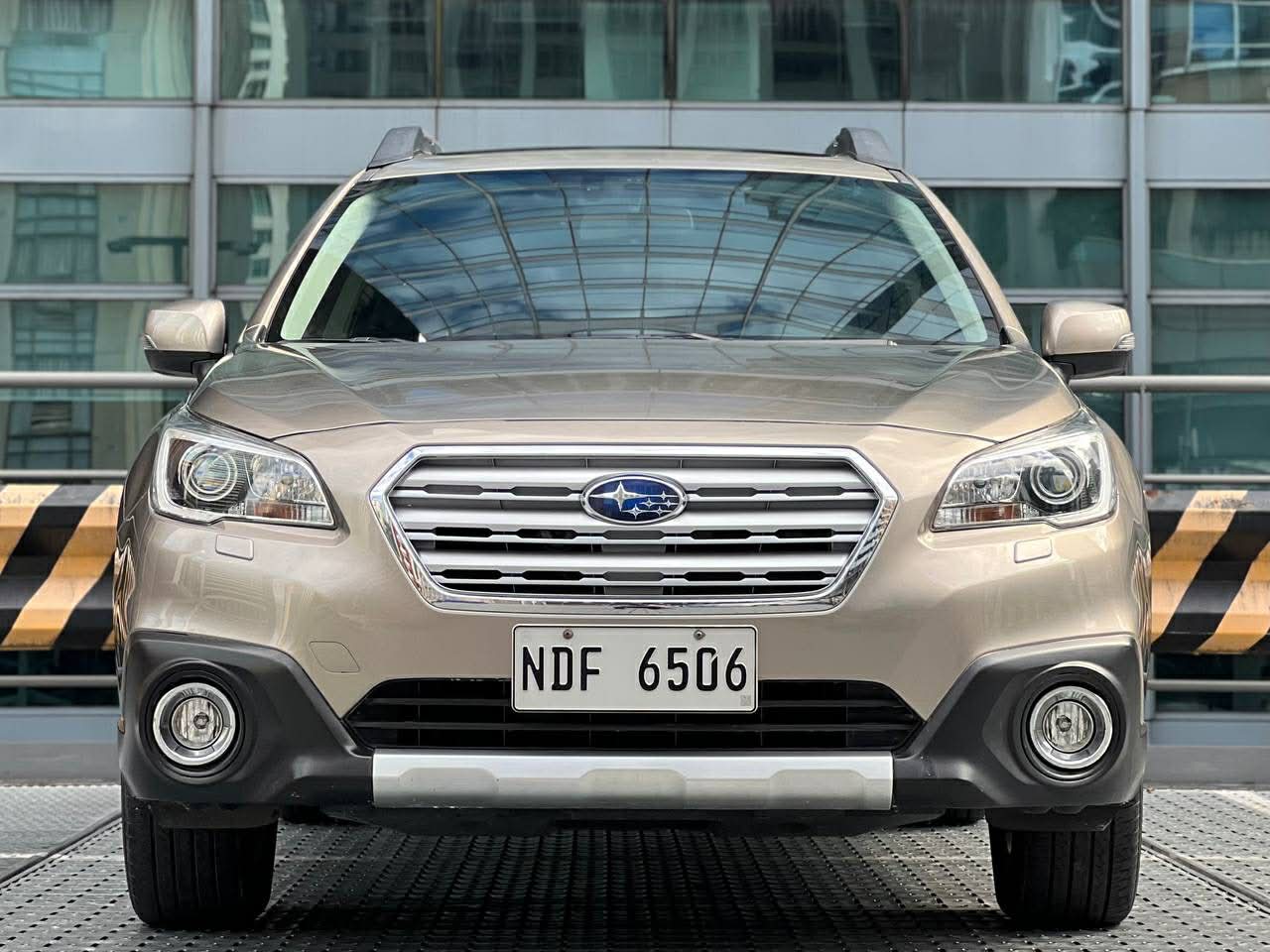 2015 Subaru Outback 3.6 RS, Automatic, Gas