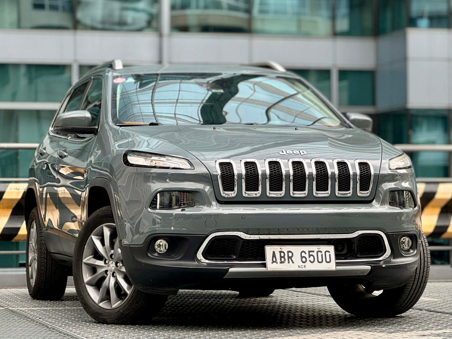 2015 Jeep Cherokee 4x4 2.6, Automatic, Gas