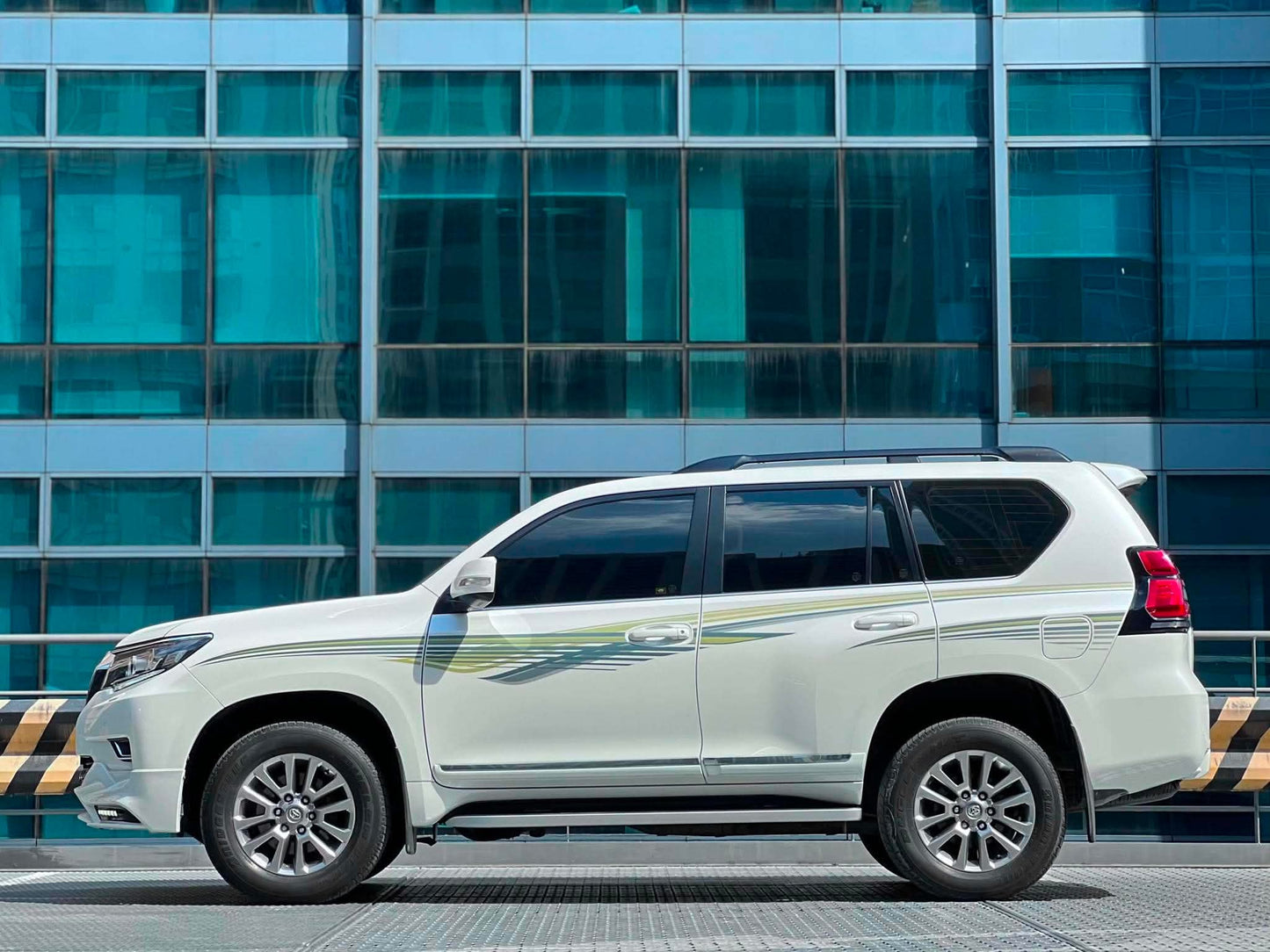 2018 Toyota Land Cruiser Prado 4.0 VX,  Automatic, Gas