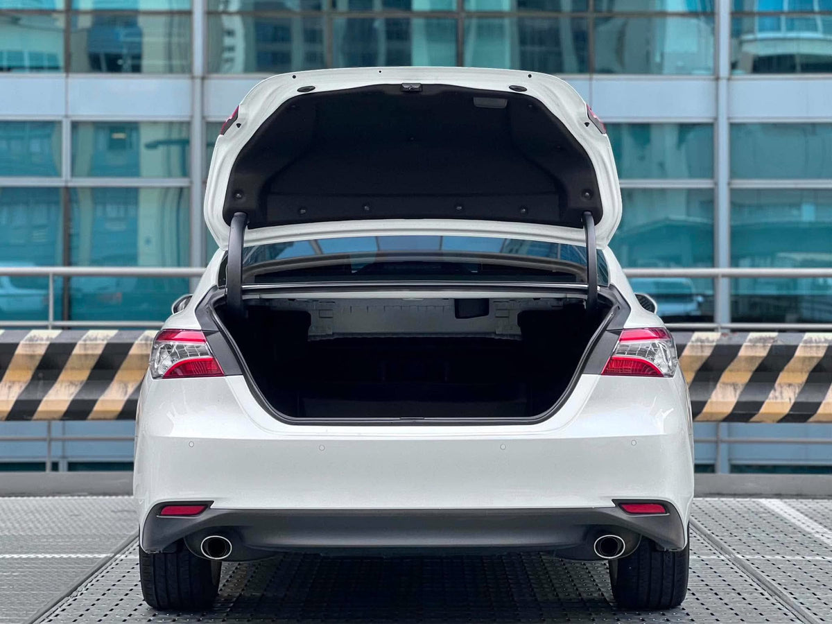 2019 Toyota Camry 2.5 V, Automatic, Gas