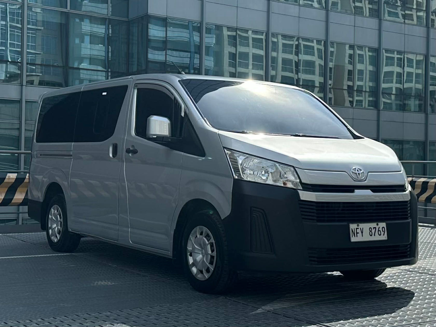 2020 Toyota Hi Ace 2.8, Commuter Deluxe, Manual, Diesel
