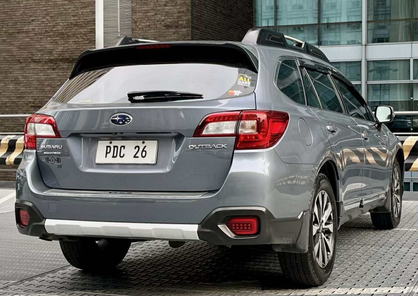 2015 Subaru Outback 3.6R, Automatic, Gas