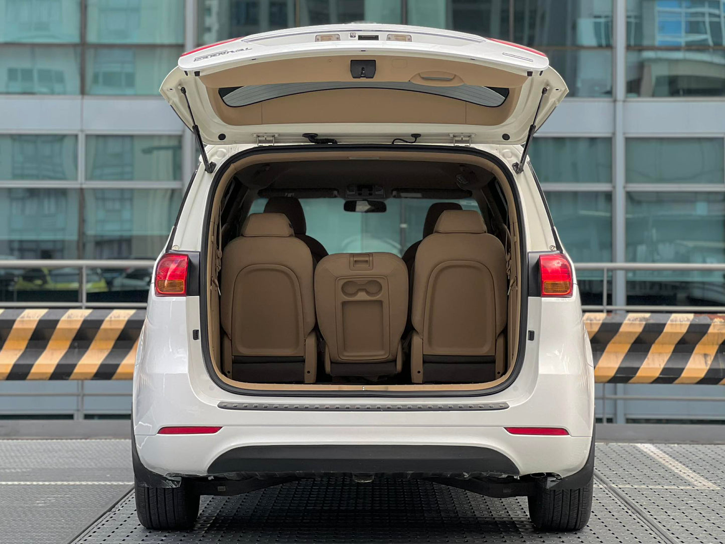 2016 Kia Carnival 2.2, Automatic, Diesel