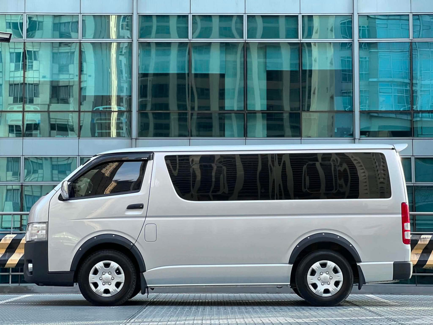 2019 Toyota HiAce Commuter 3.0, Manual, Diesel