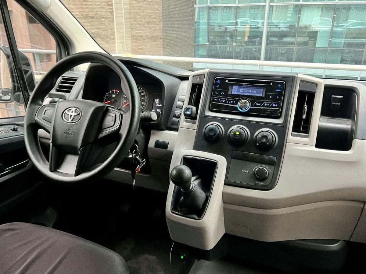 2018 Toyota Hiace Super Grandia 3.0, Automatic, Gas
