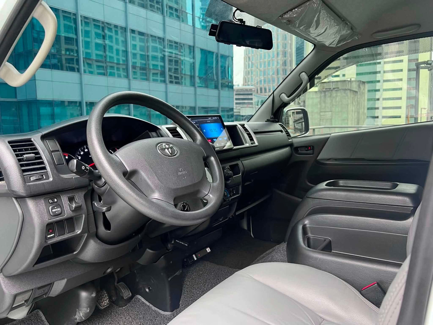 2018 Toyota Hiace Super Grandia 3.0, Automatic, Diesel