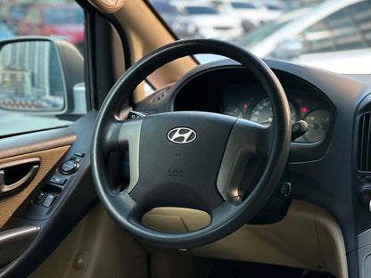 2015 Hyundai Grand Starex GL 2.5, Automatic, Diesel