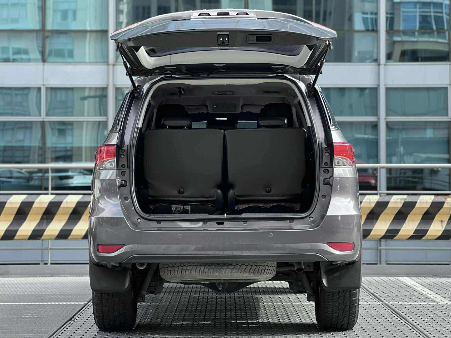 2019 Toyota Fortuner 4x2 G, Automatic, Gas