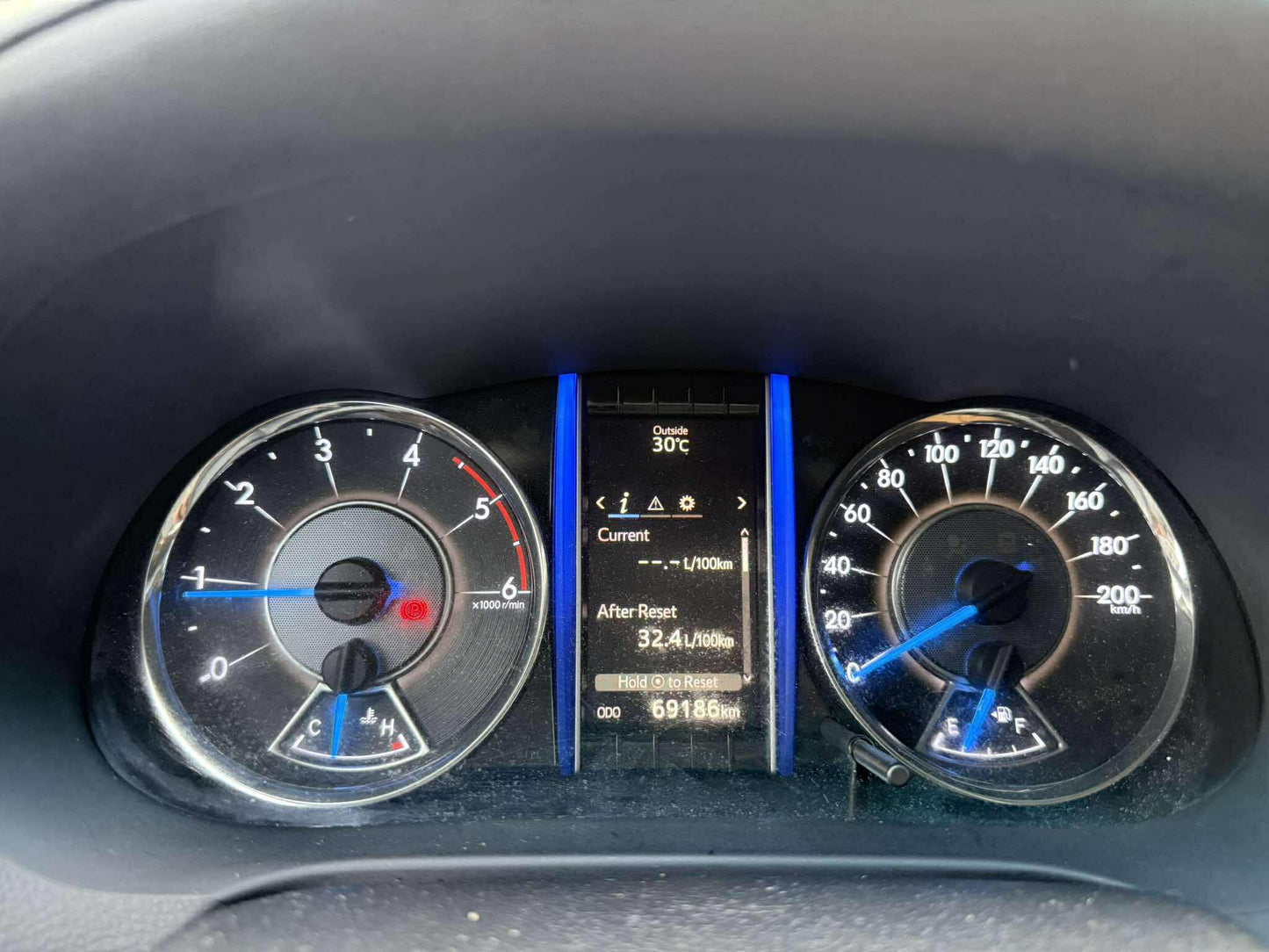 2016 Toyota Fortuner G 4x2 2.4, Manual, Diesel