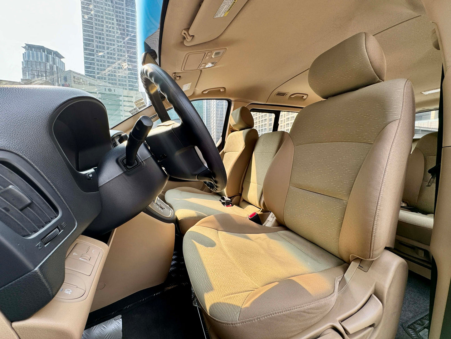 2015 Hyundai Grand Starex VGT 2.5, Automatic, Diesel