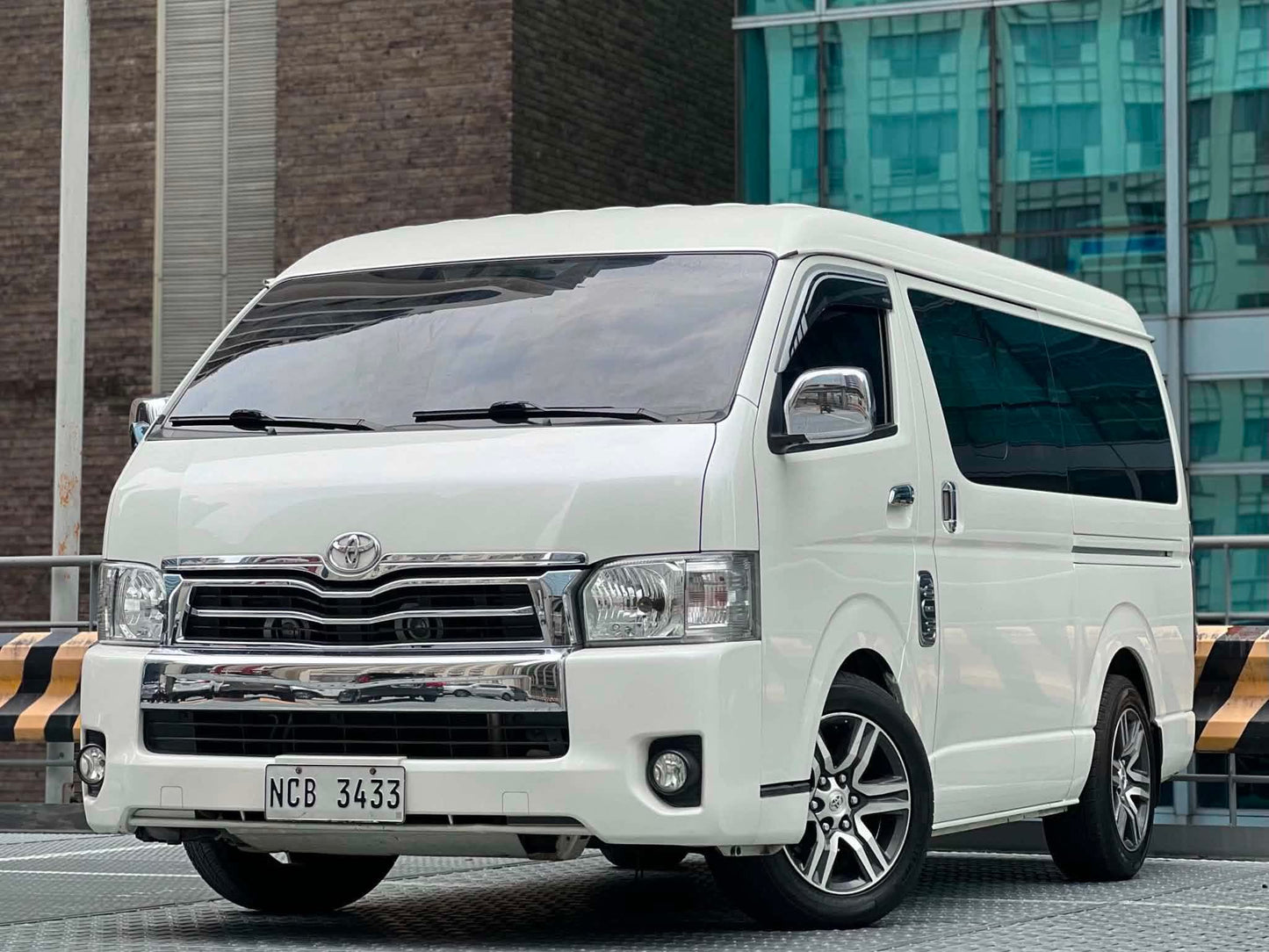 2018 Toyota Hiace Super Grandia 3.0, Automatic, Diesel