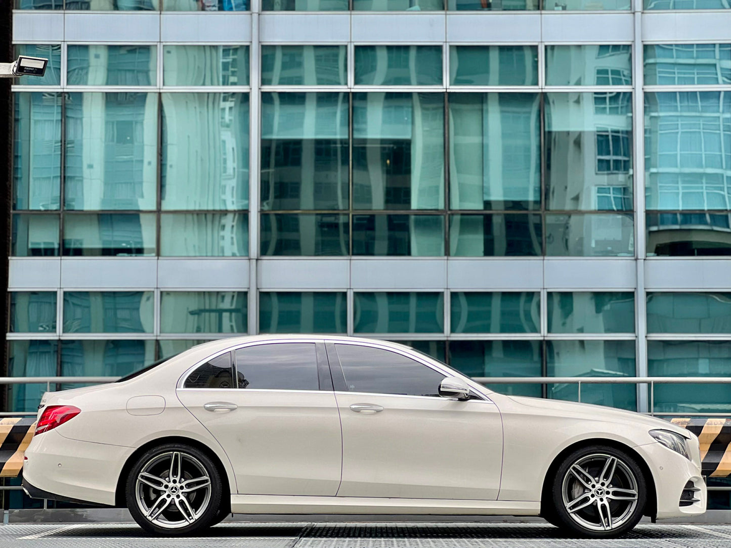 2017 Mercedes Benz E200 AMG 2.0, Automatic, Gas