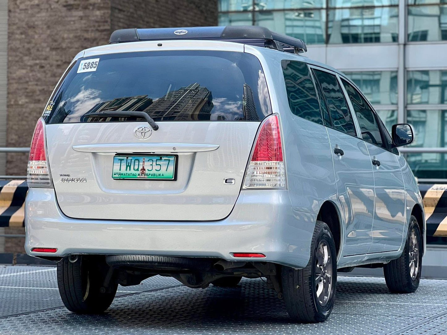 2011 Toyota Innova E 2.0, Automatic, Gas